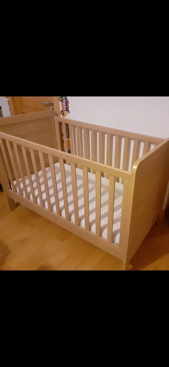 Mama and Papa Cot bed - Image 4