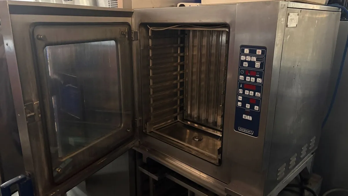Hobart CSD1013G 3 Phase 10 Grid Combi Oven & Stand - Image 3