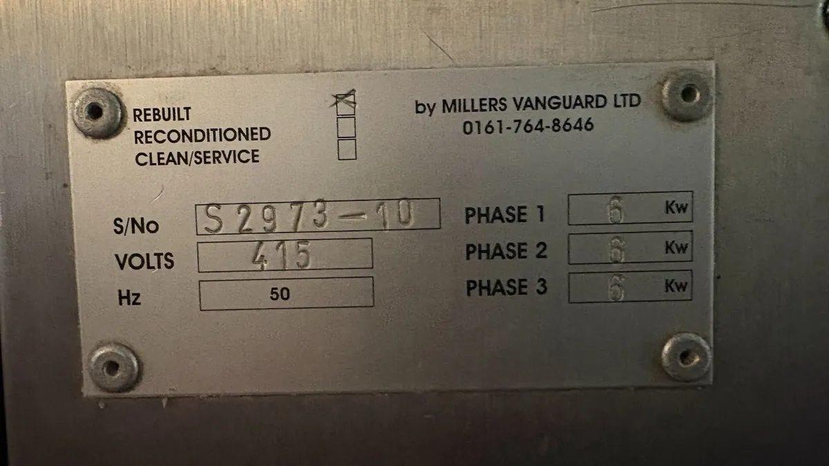 Hobart CSD1013G 3 Phase 10 Grid Combi Oven & Stand - Image 4