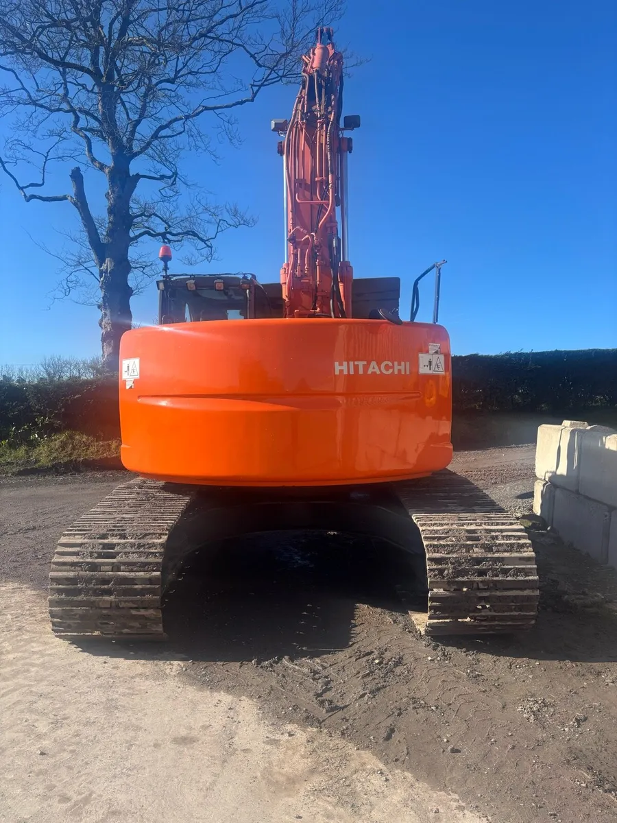 Hitachi ZX225 USR - Image 4