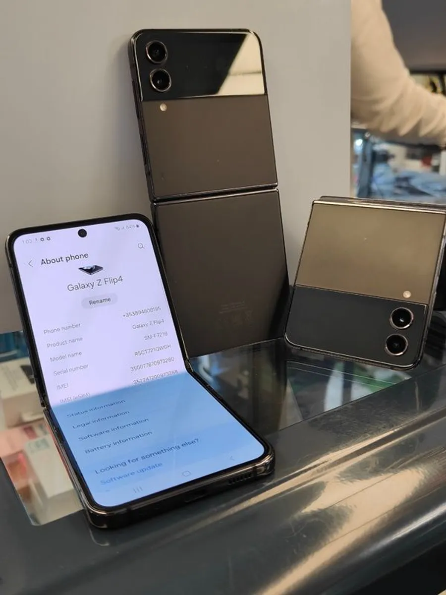 Samsung Galaxy Z-Flip 4 128GB/ 8GB RAM Dual Sim Unlocked (Like New) - Image 3