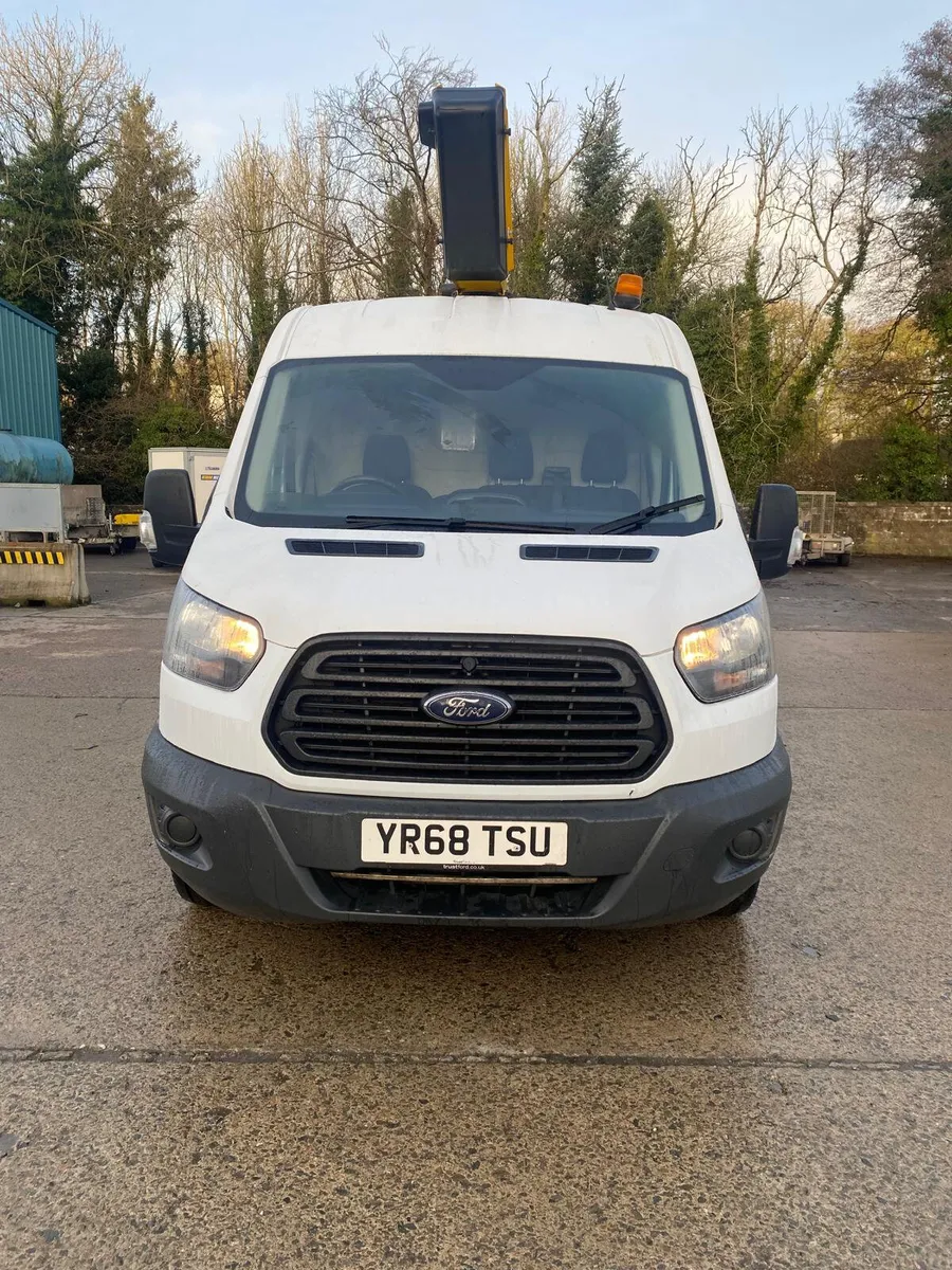 2018 FORD TRANSIT 3.5T 13M VERSALIFT VAN MOUNT - Image 2