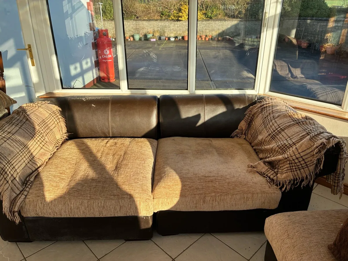 L-shaped Sofa / set of 4 chairs - Image 2