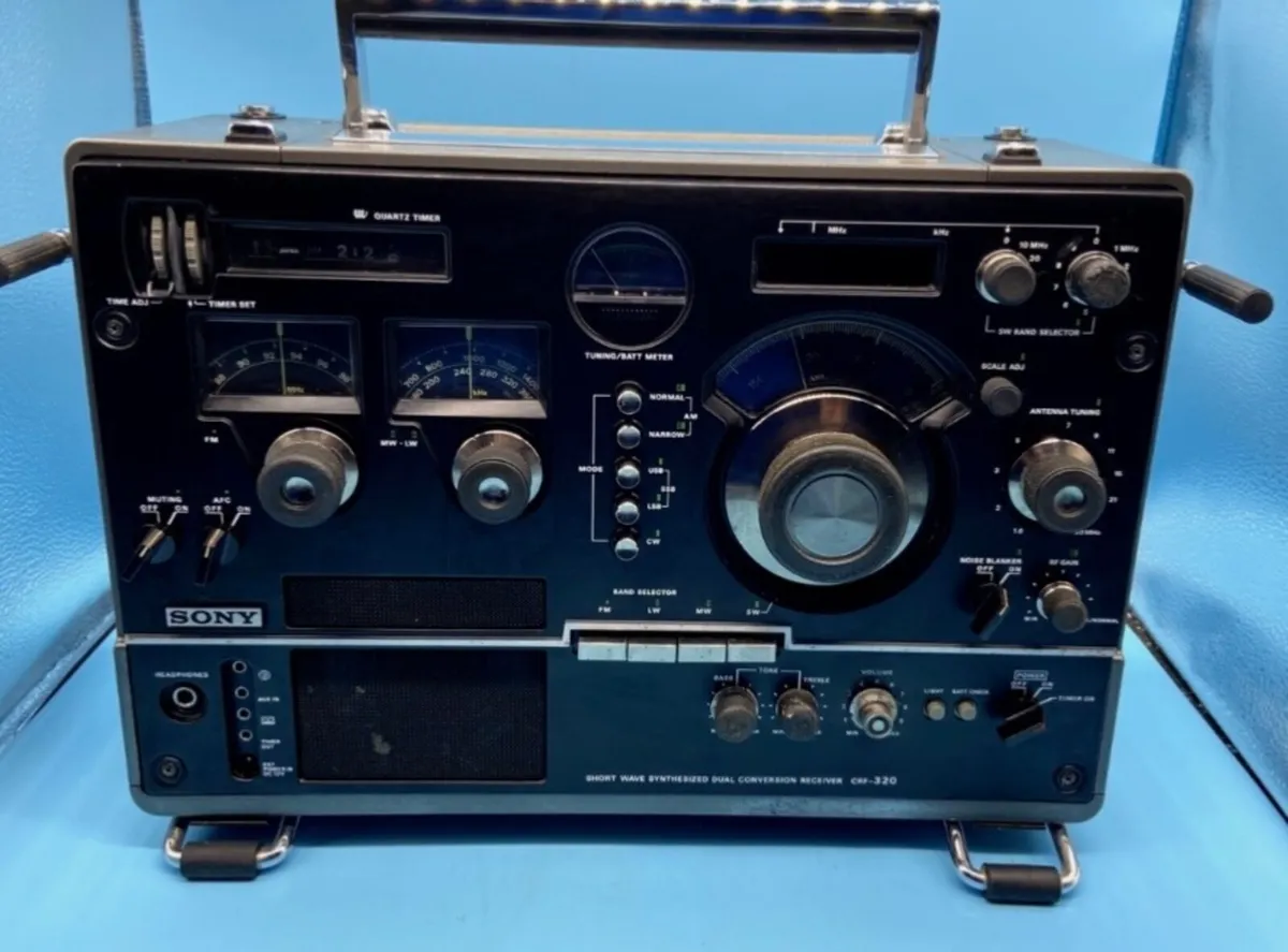 CRF 320 Sony World Receiver Radio - Image 2