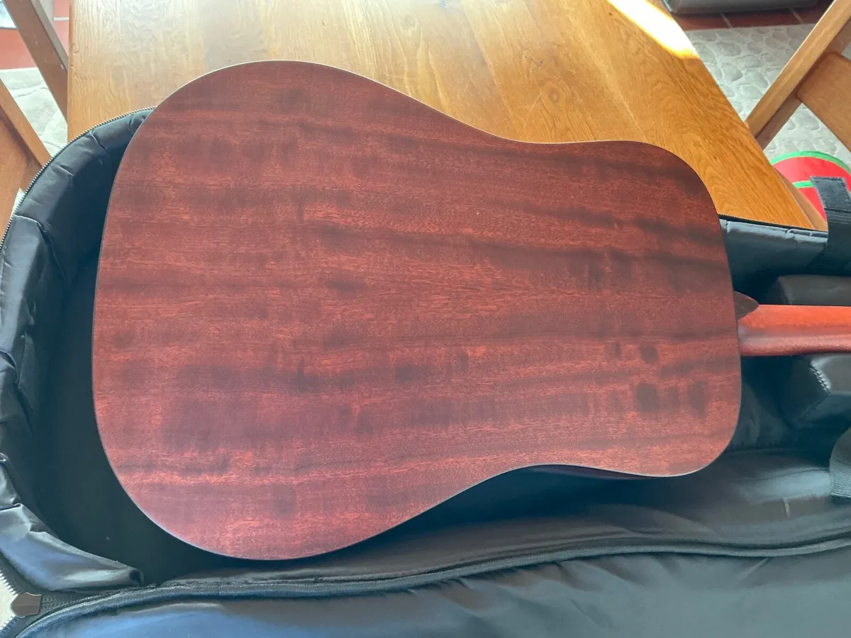 Eastman E1 classic finish solid wood accoustic - Image 3