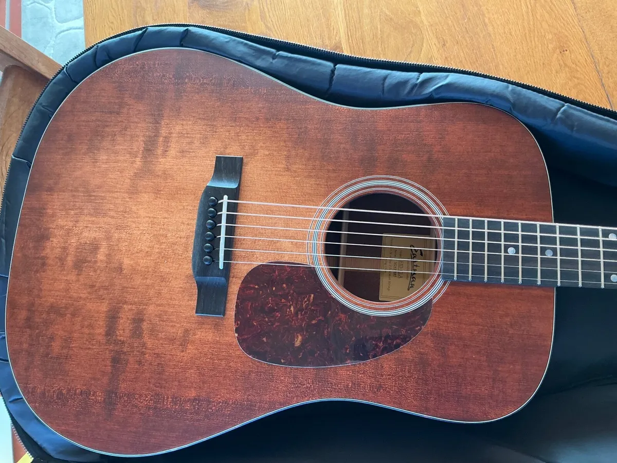 Eastman E1 classic finish solid wood accoustic - Image 1