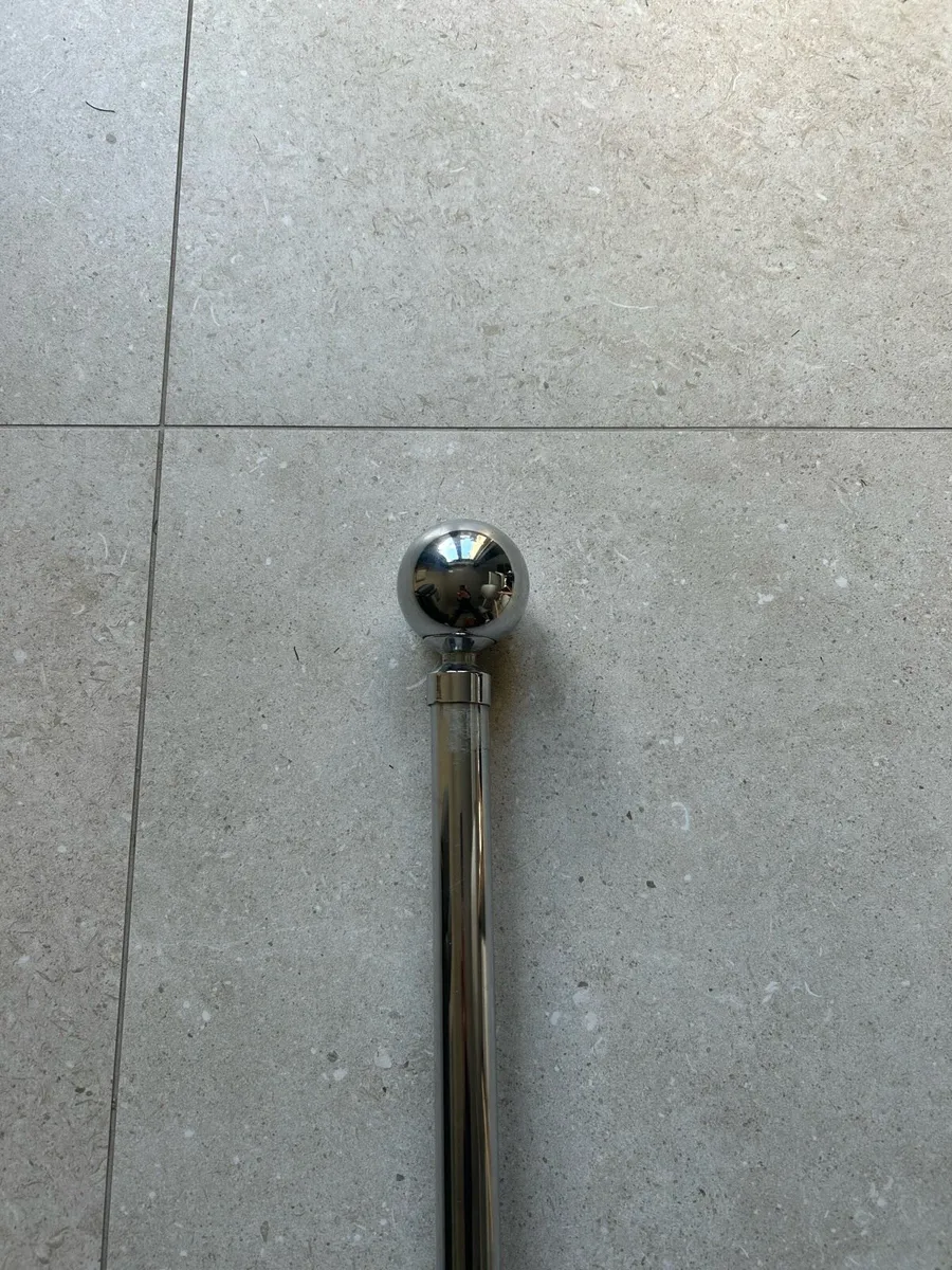 Chrome curtain pole - Image 1