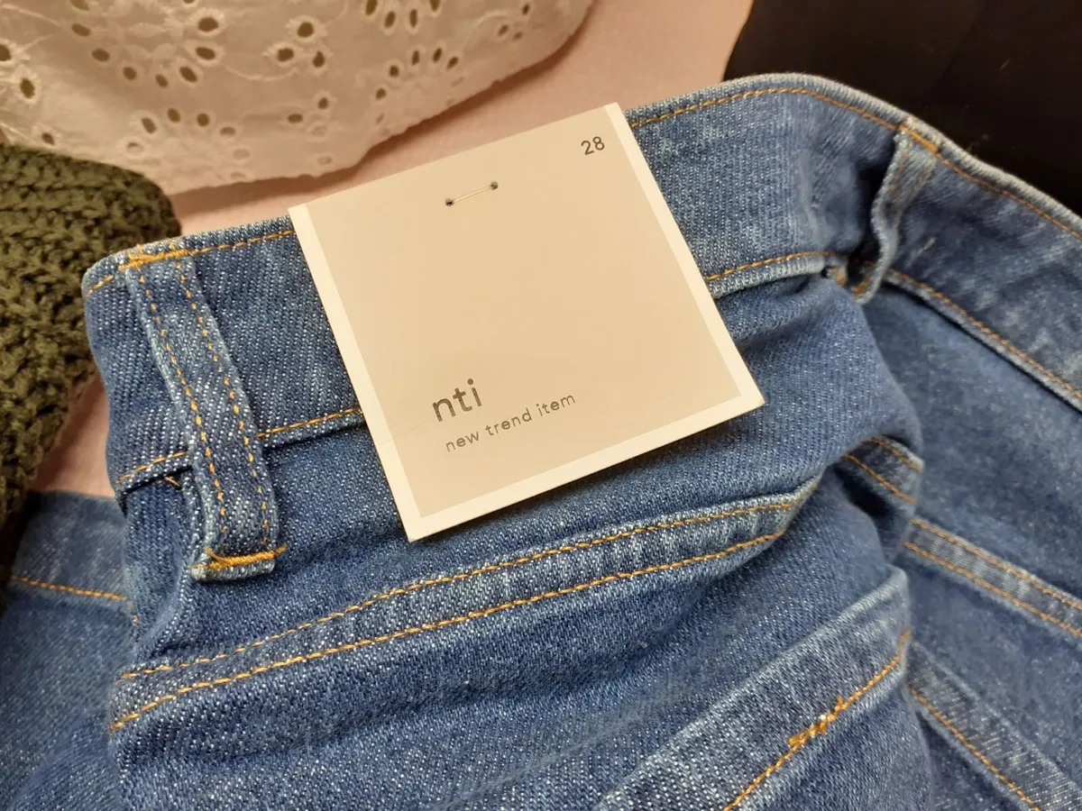 Online Auction Of Women's Clothes & More! - Image 2