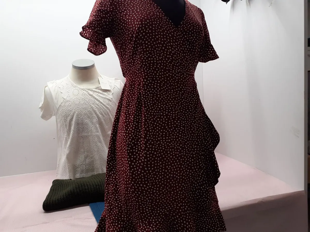 Online Auction Of Women's Clothes & More! - Image 3