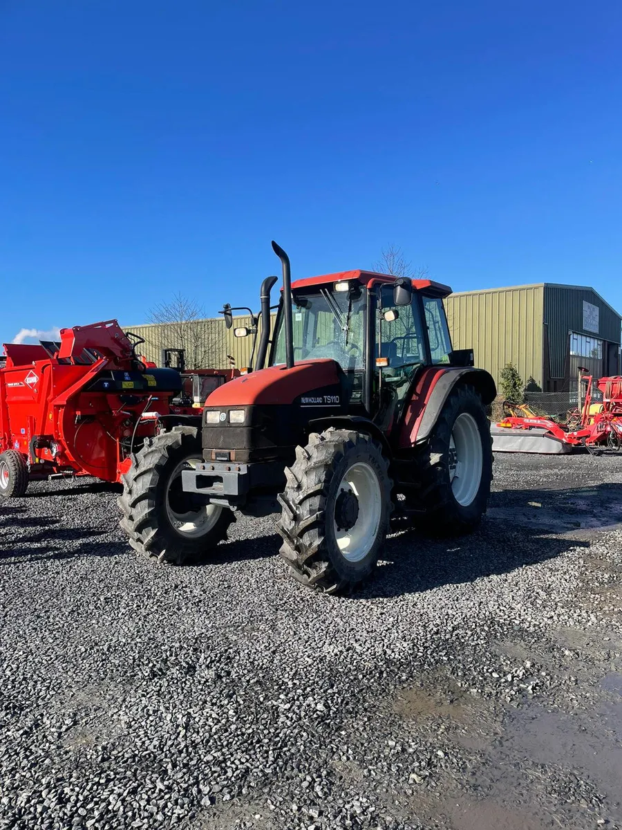 New Holland TS110 - Image 2