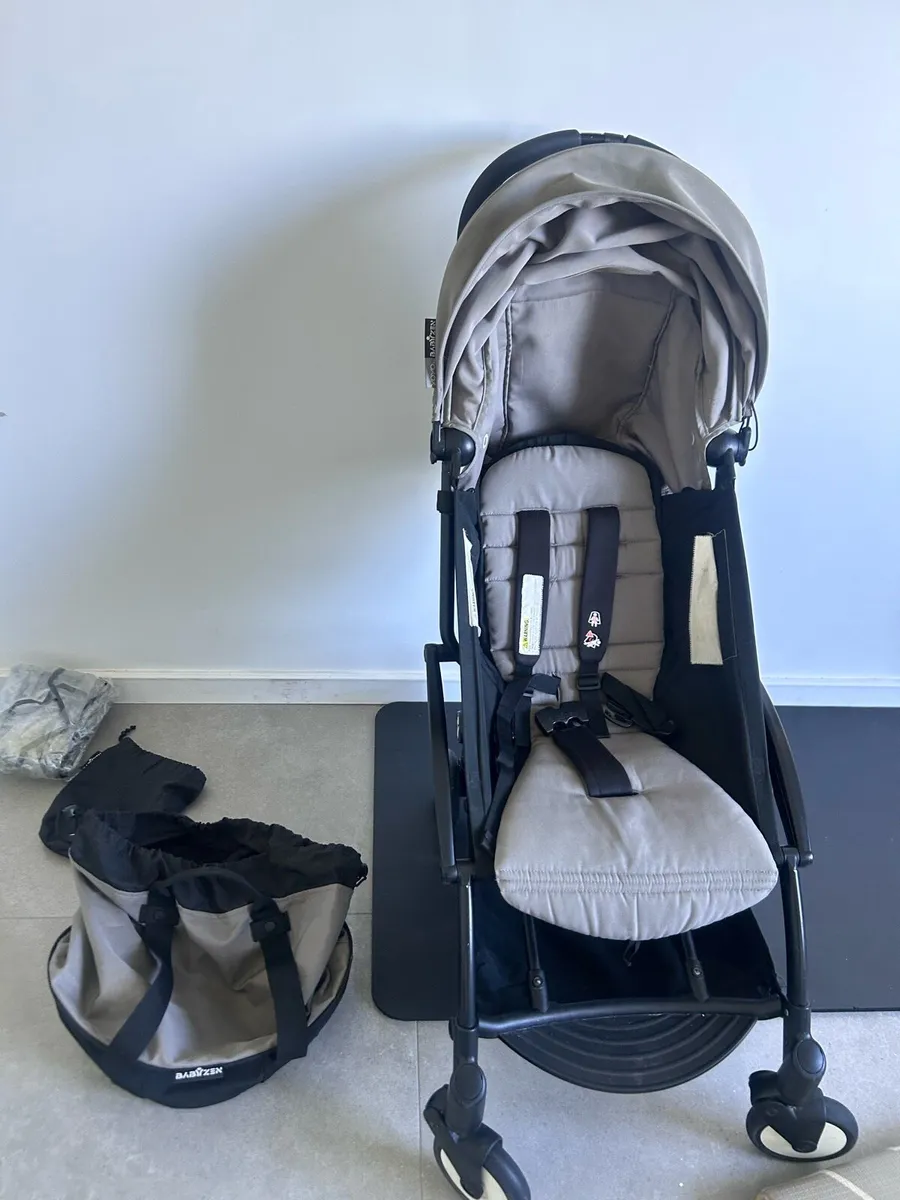 Baby zen yoyo with detachable bag and rain cover - Image 1