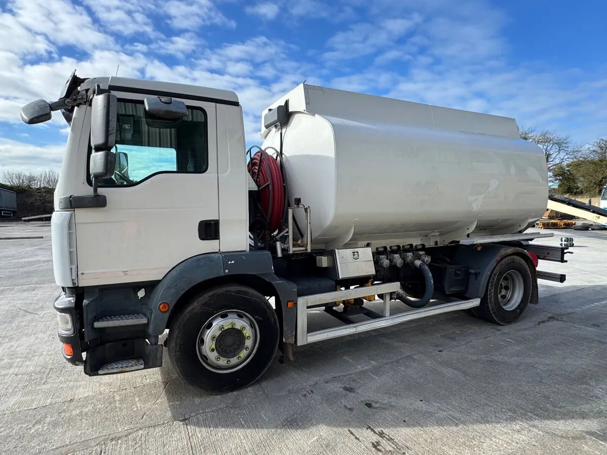 MAN TGM 18.280 4x2 Fuel Tanker Truck, 13000L - Image 1