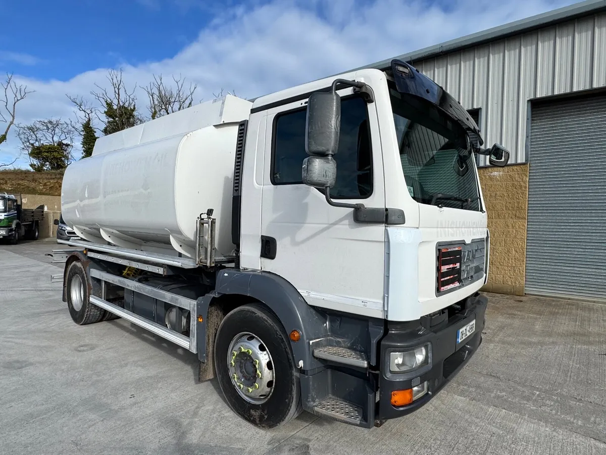 MAN TGM 18.280 4x2 Fuel Tanker Truck, 13000L - Image 2