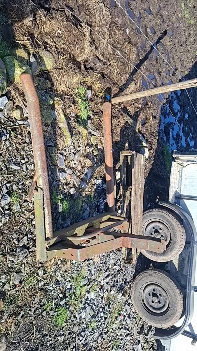 Bale hamdler and box for sale - Image 2