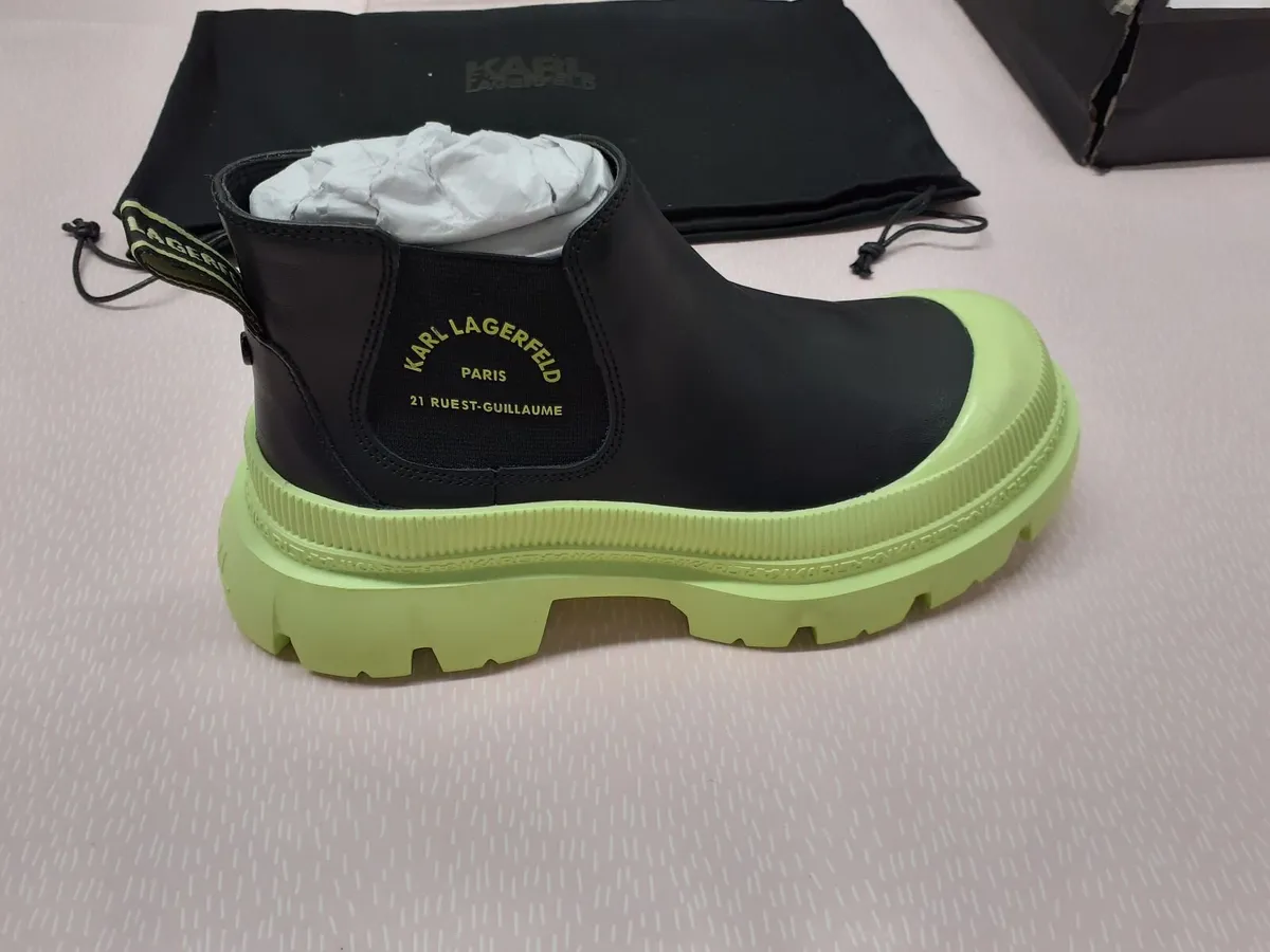Online Auction Of A Green Boots & More! - Image 2