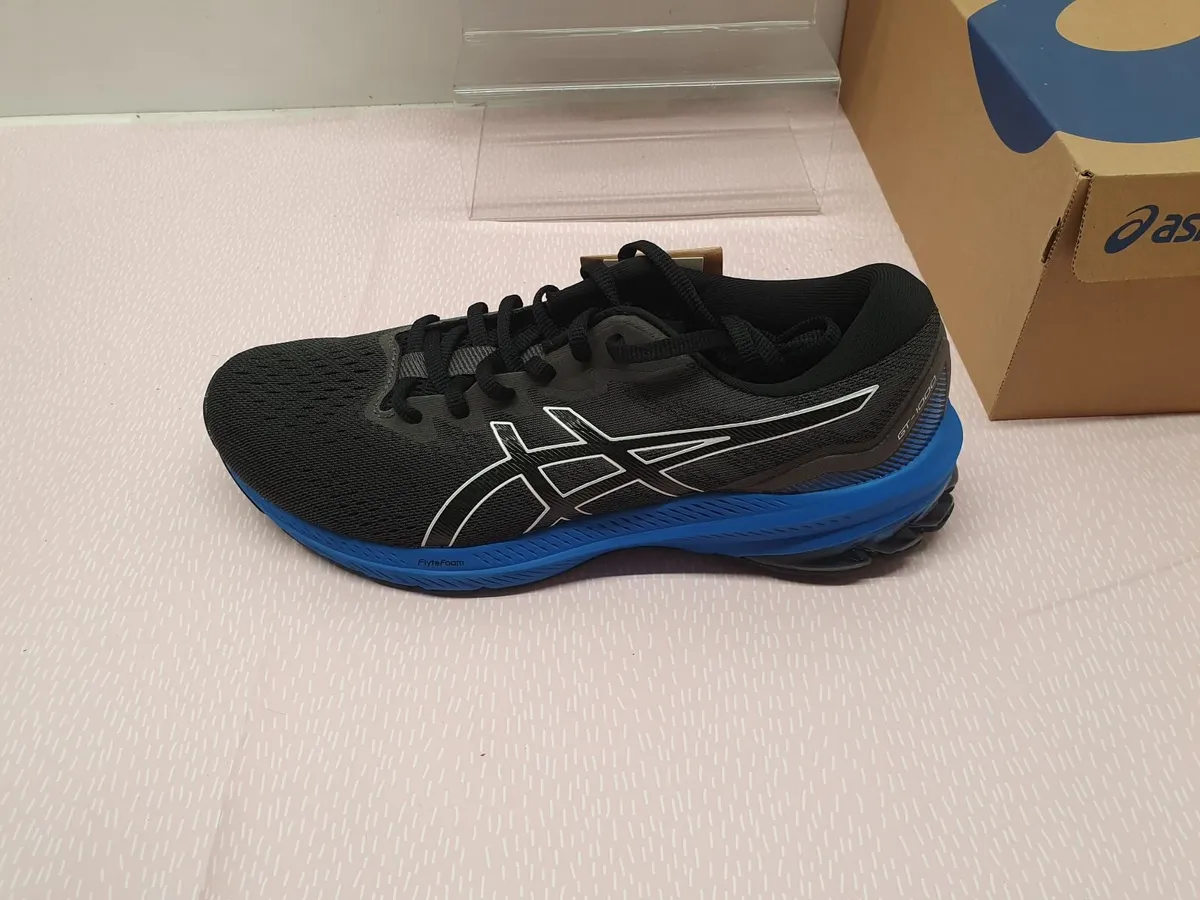 Online Auction Of A footwear & More! - Image 4