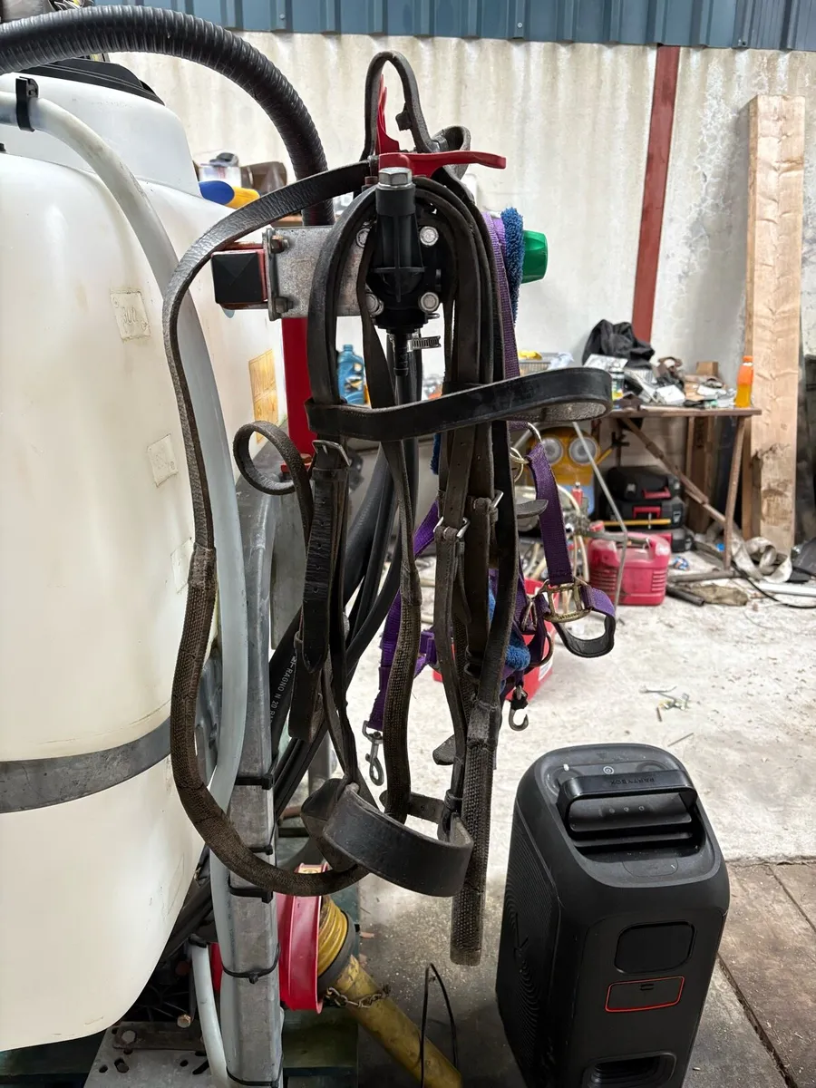 tack clear out - Image 1