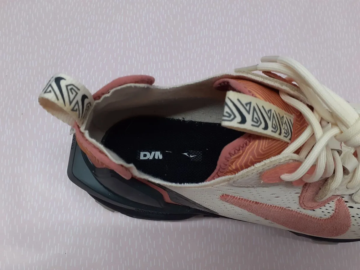 Online Auction Of A  footwear & More! - Image 4