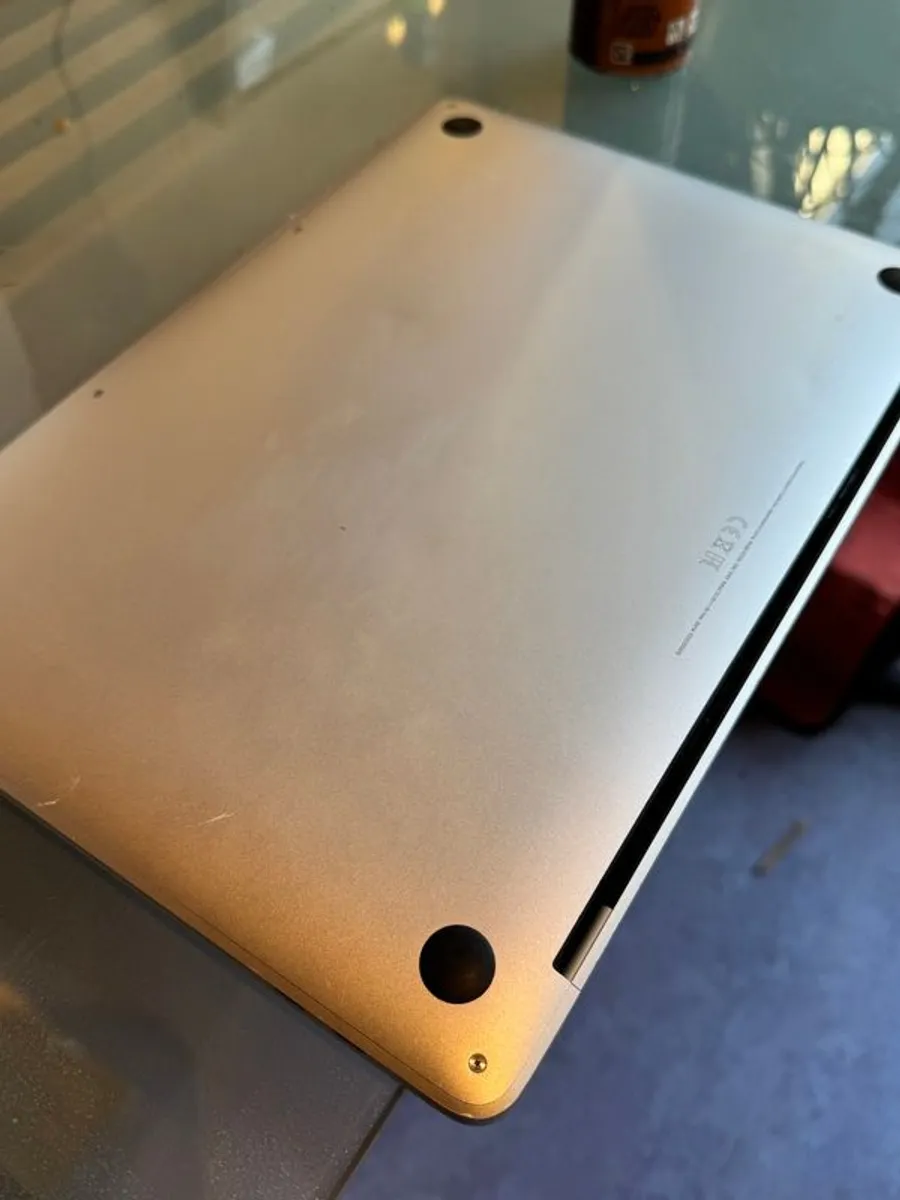 MacBook Pro 2022 13" M2 - Image 4