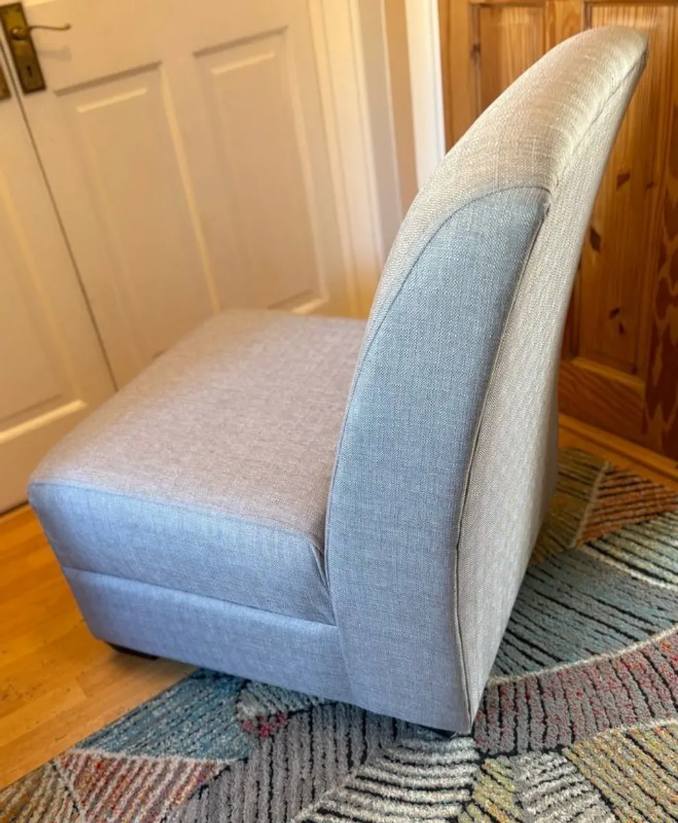 lounge chair - Image 1