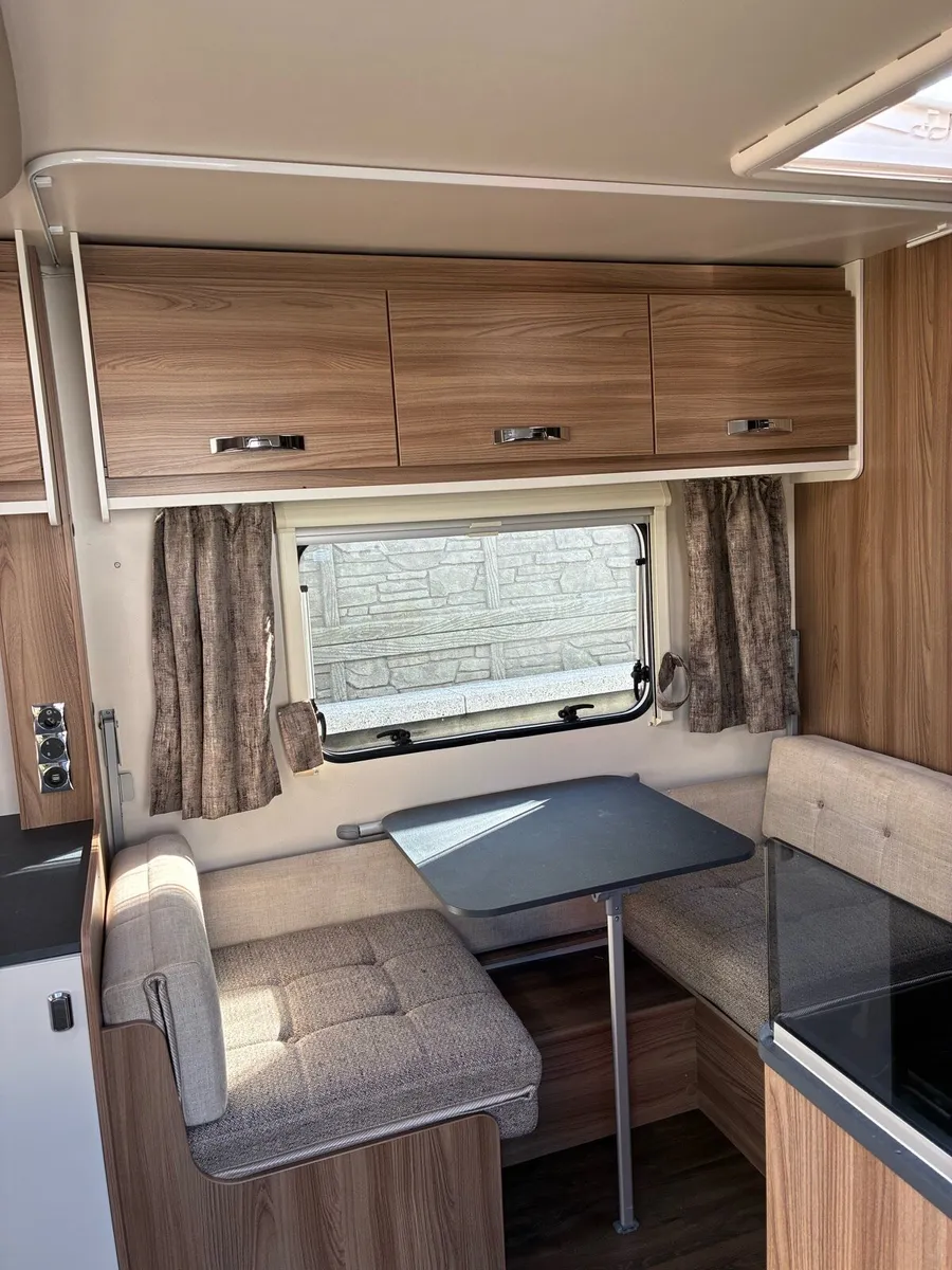 Swift sprite quattro 8ft wide fixed bed - Image 3