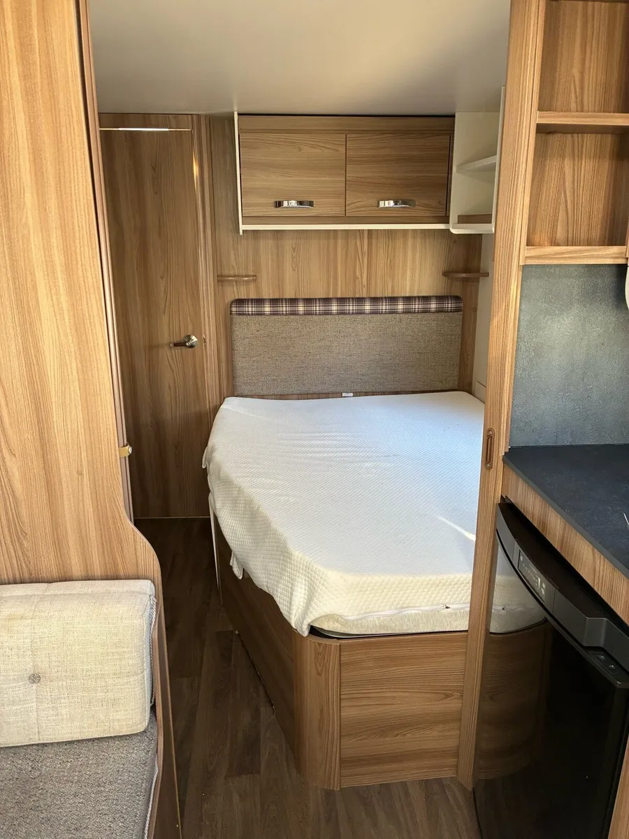 Swift sprite quattro 8ft wide fixed bed - Image 4