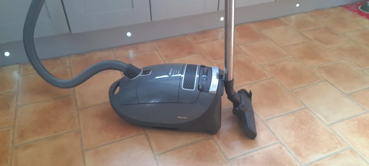 Miele vacuum/Hoover cleaner - Image 1