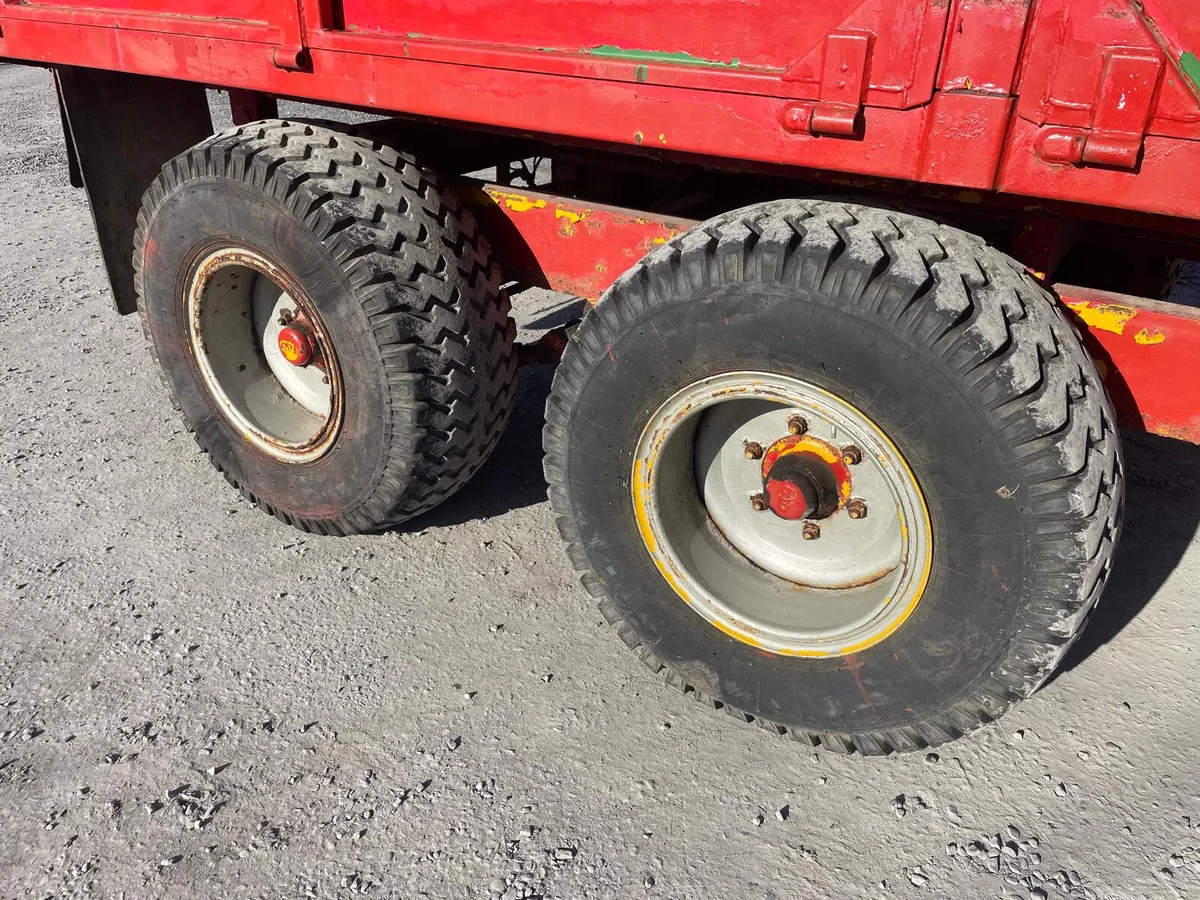 Delaney 15ft Tandem Axle Grain Trailer - Image 4