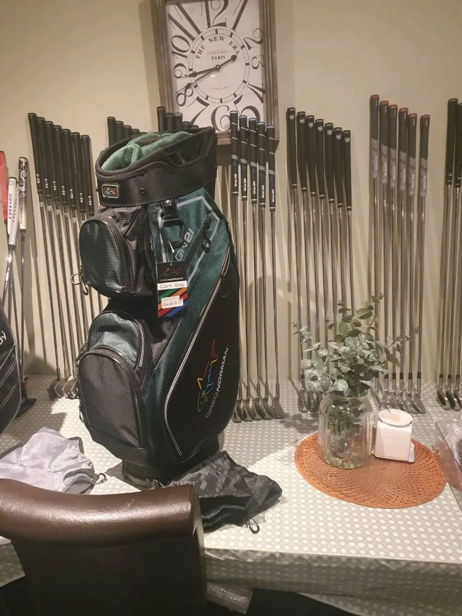 BRAND NEW GN21 GOLF BAG - Image 1