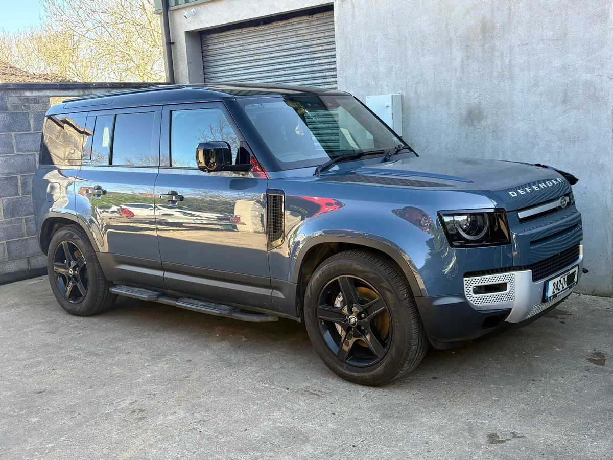 242 LANDROVER DEFENDER 110 - Image 1
