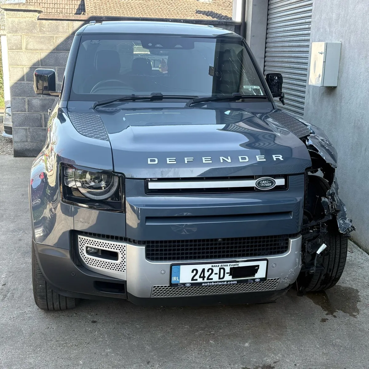 242 LANDROVER DEFENDER 110 - Image 2