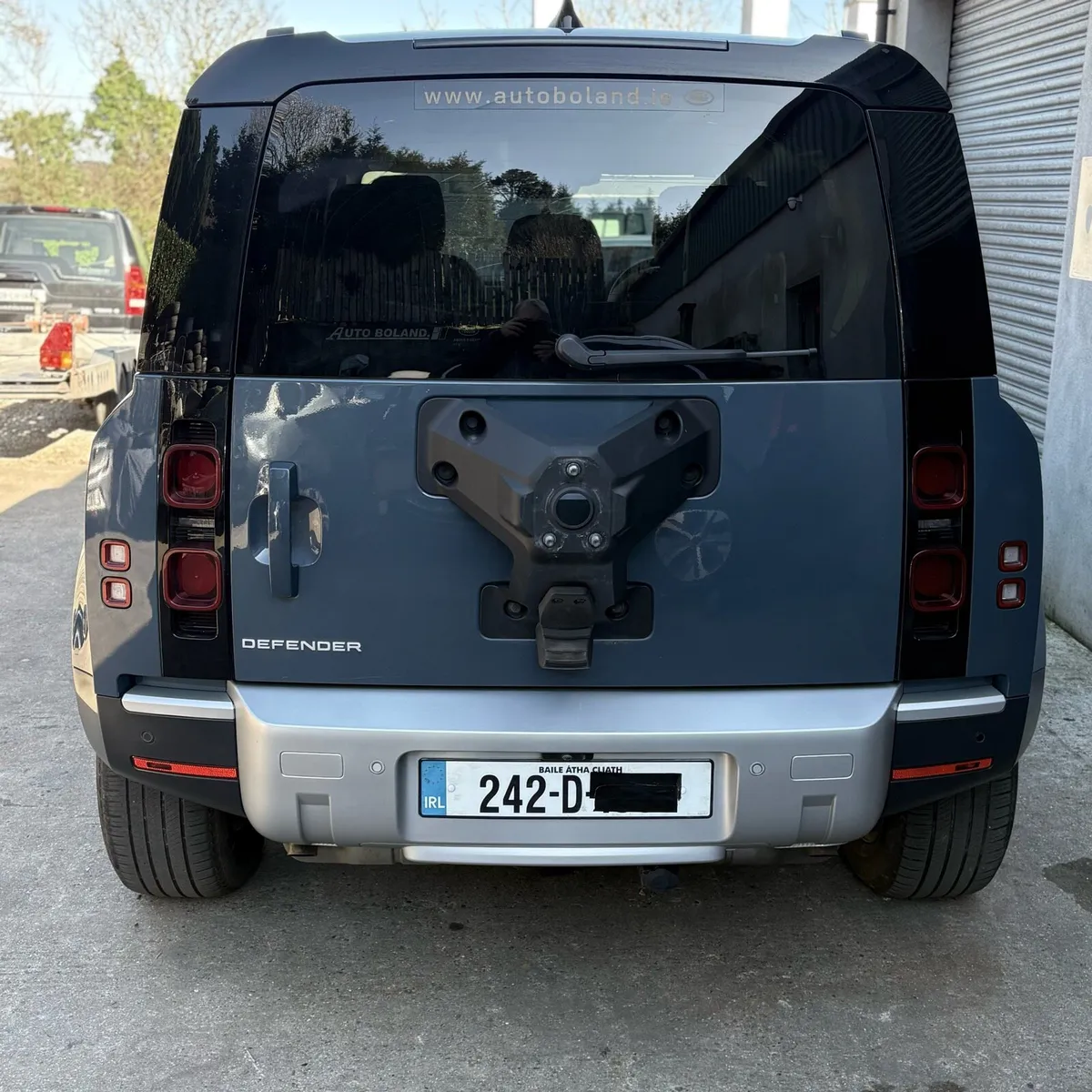 242 LANDROVER DEFENDER 110 - Image 4