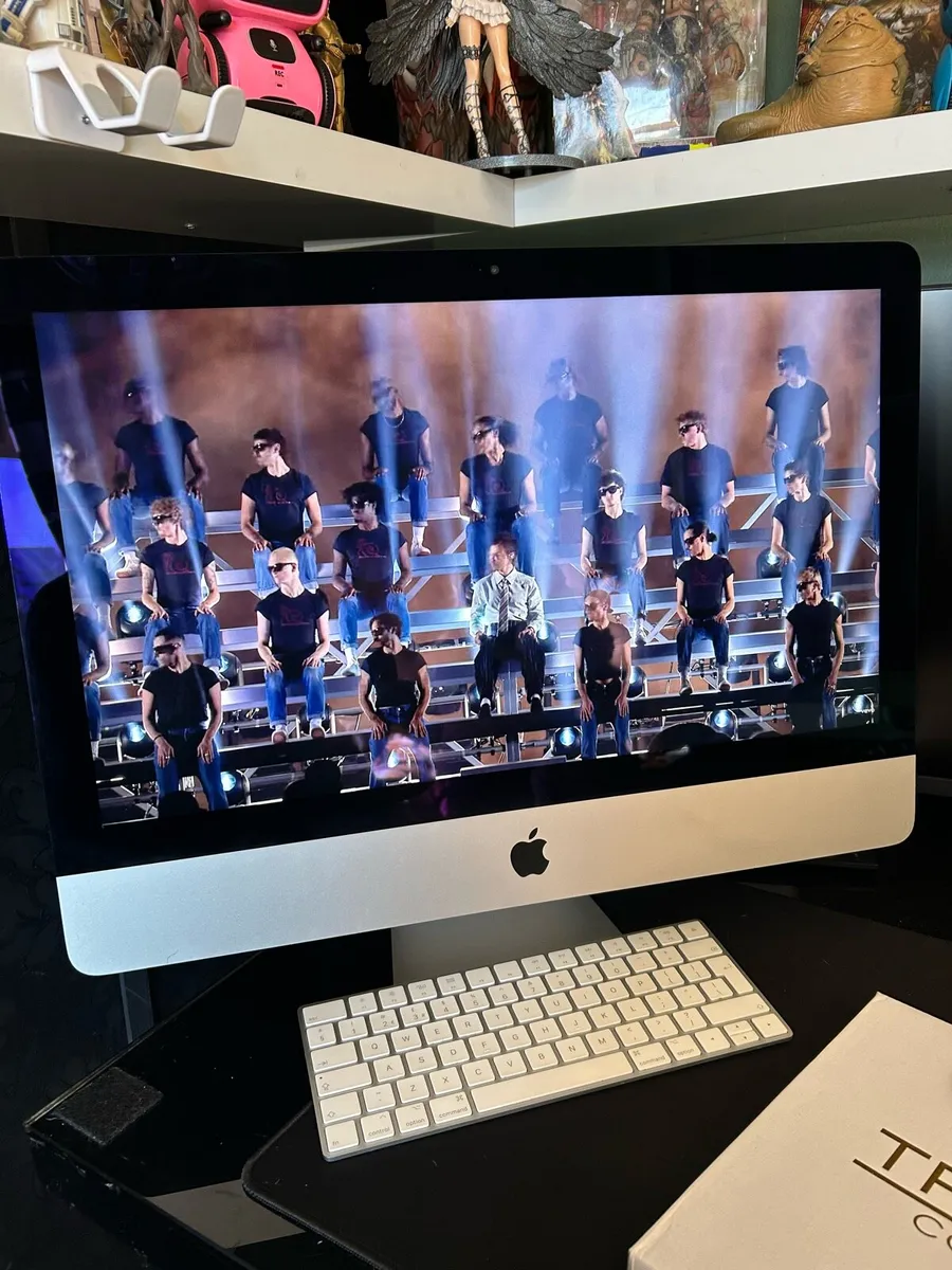 2017 Apple iMac - Image 1