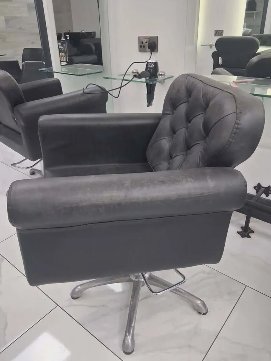 Salon Furniture - Image 4