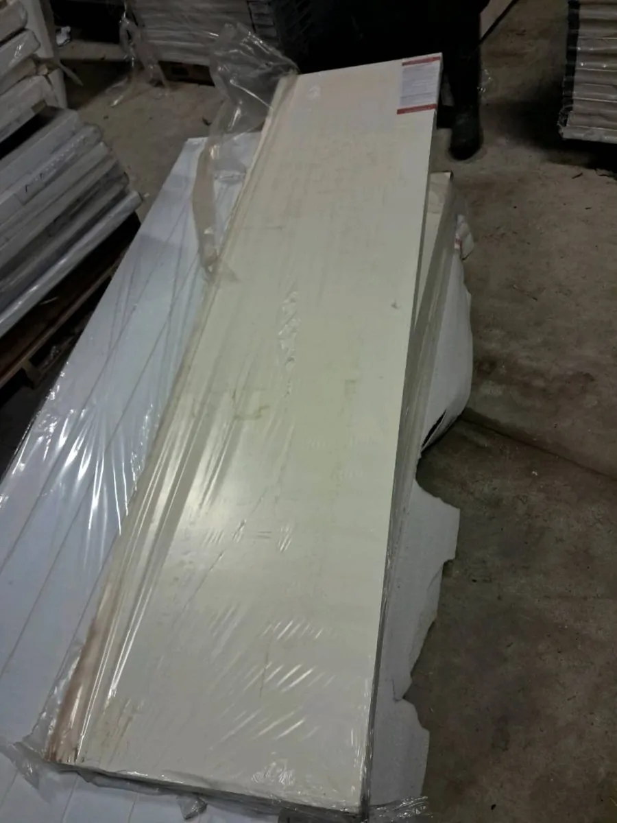 Internal Door..3 Solid doors with handles and hin - Image 4