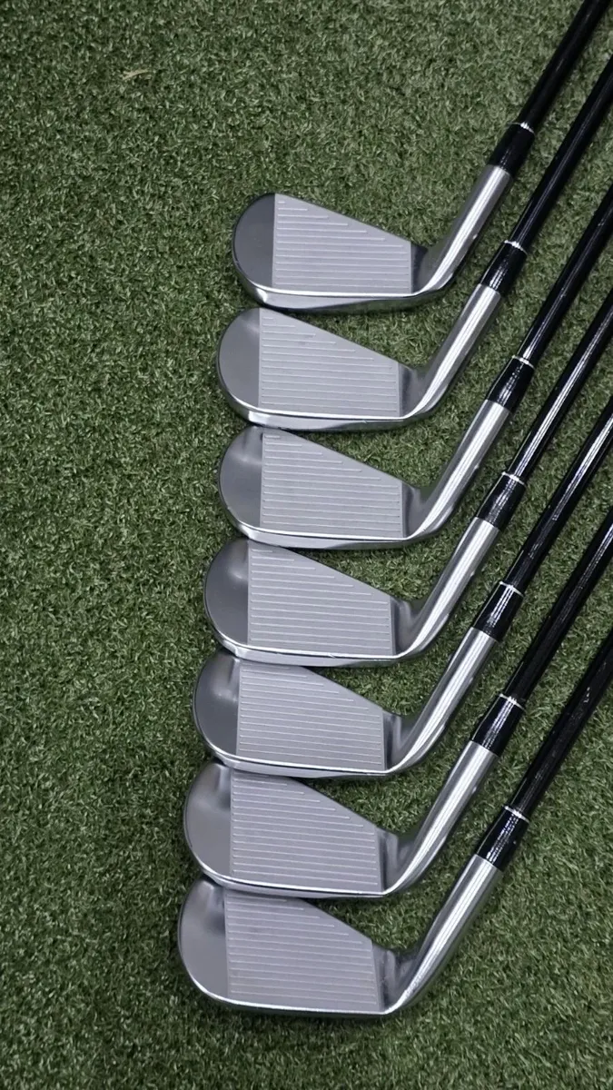 Srixon ZXi7 Irons 4-PW MMT 125 Graphite Stiff Flex - Image 2