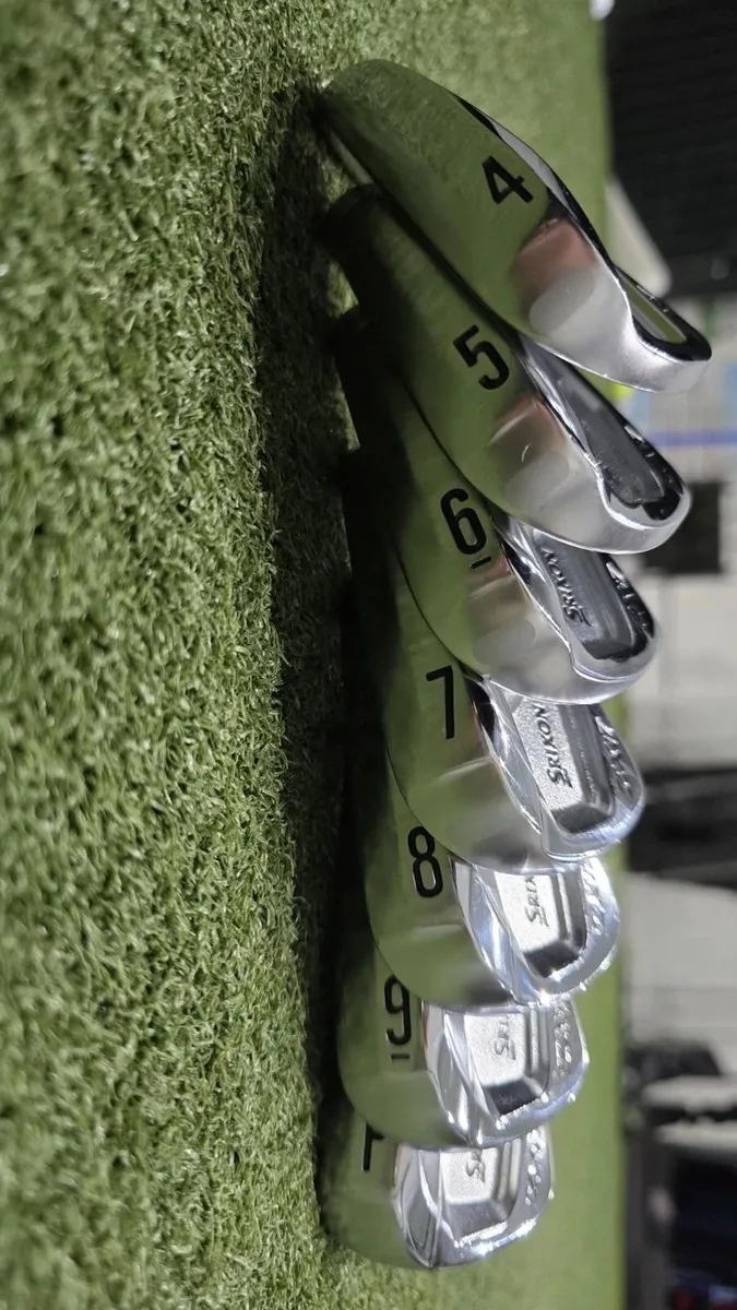 Srixon ZXi7 Irons 4-PW MMT 125 Graphite Stiff Flex - Image 3