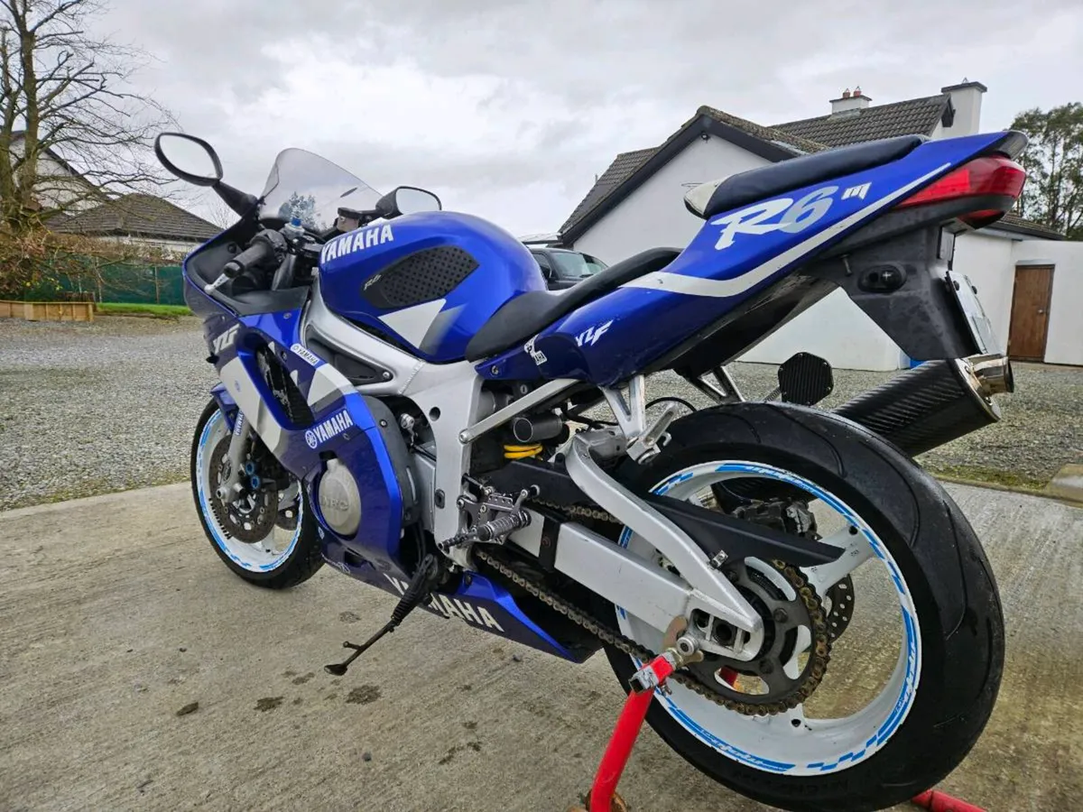 Yamaha R6 - Image 4
