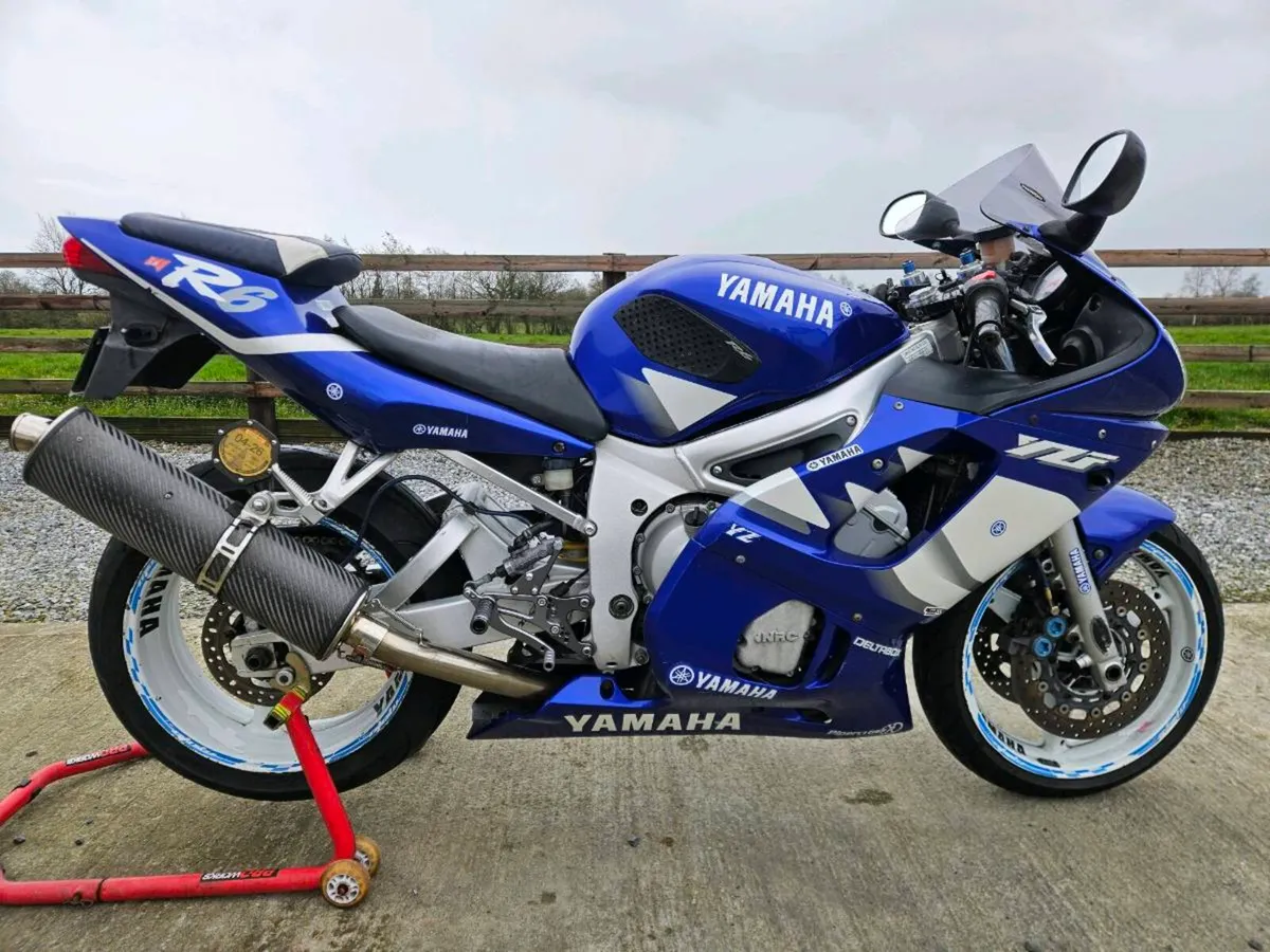 Yamaha R6 - Image 1