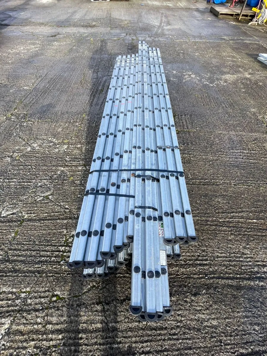 SCAFFOLDING LADDERS - Image 2