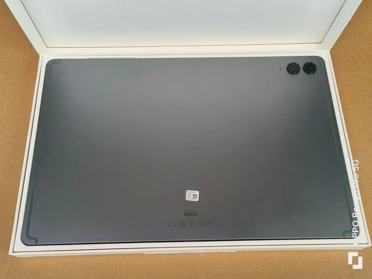 12.4 inch Samsung Galaxy Tab S9 FE+ W/ S Pen 12.4" 128GB Gray/ Mint Condition - Image 2