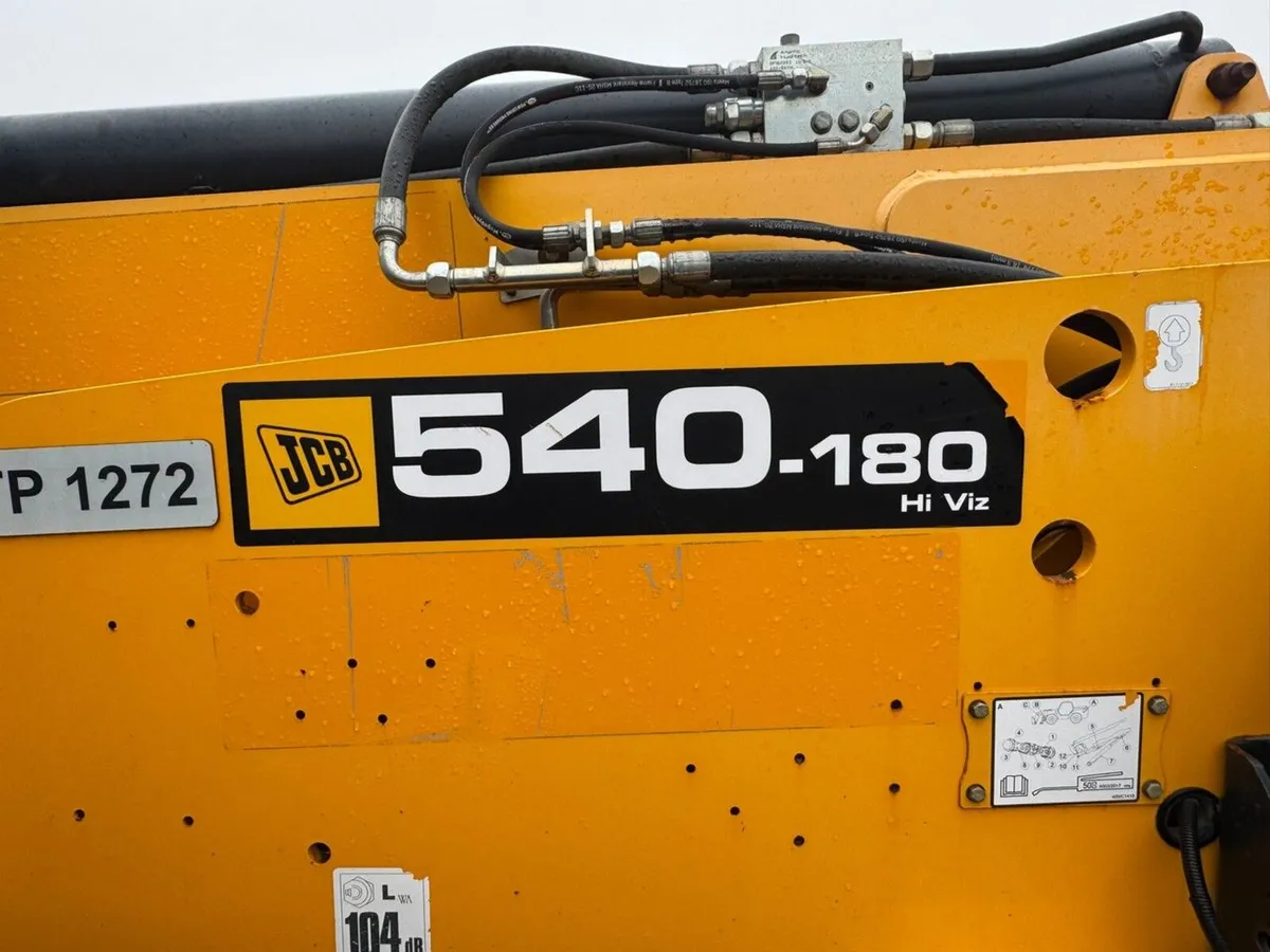 JCB 540-180 Hi Viz 18m TELESCOPIC FORKLIFT - Image 3
