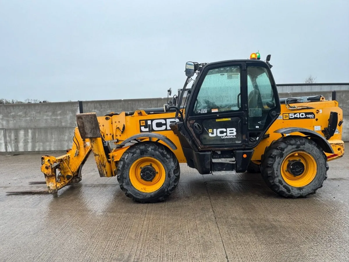JCB 540-180 Hi Viz 18m TELESCOPIC FORKLIFT - Image 4