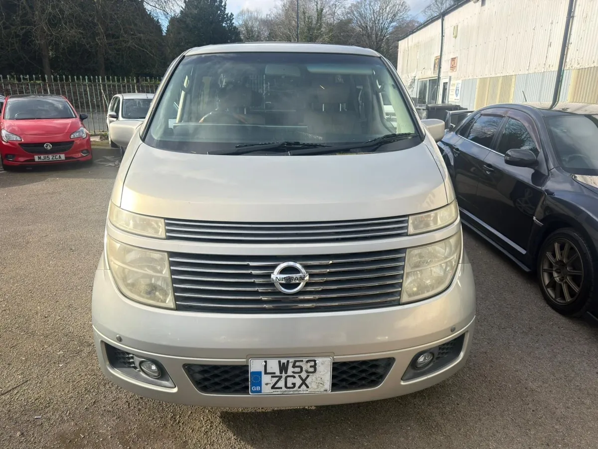Nissan Elgrand Campervan - Image 2