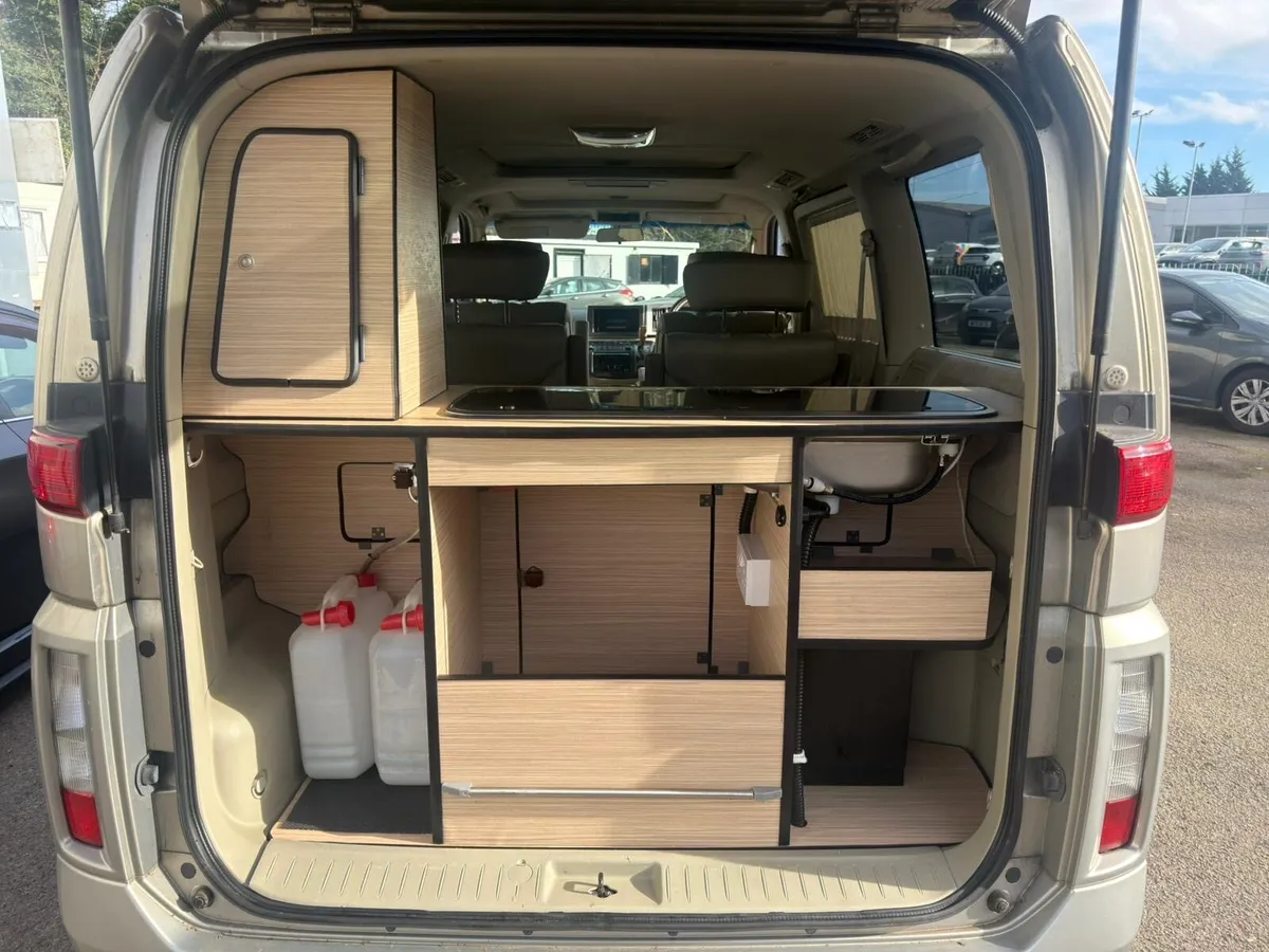 Nissan Elgrand Campervan - Image 4