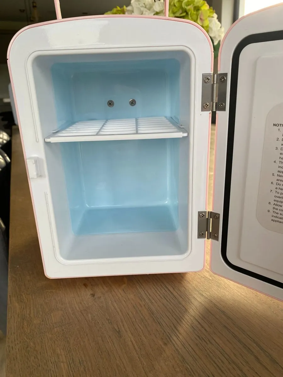 Mini Fridge - Image 3