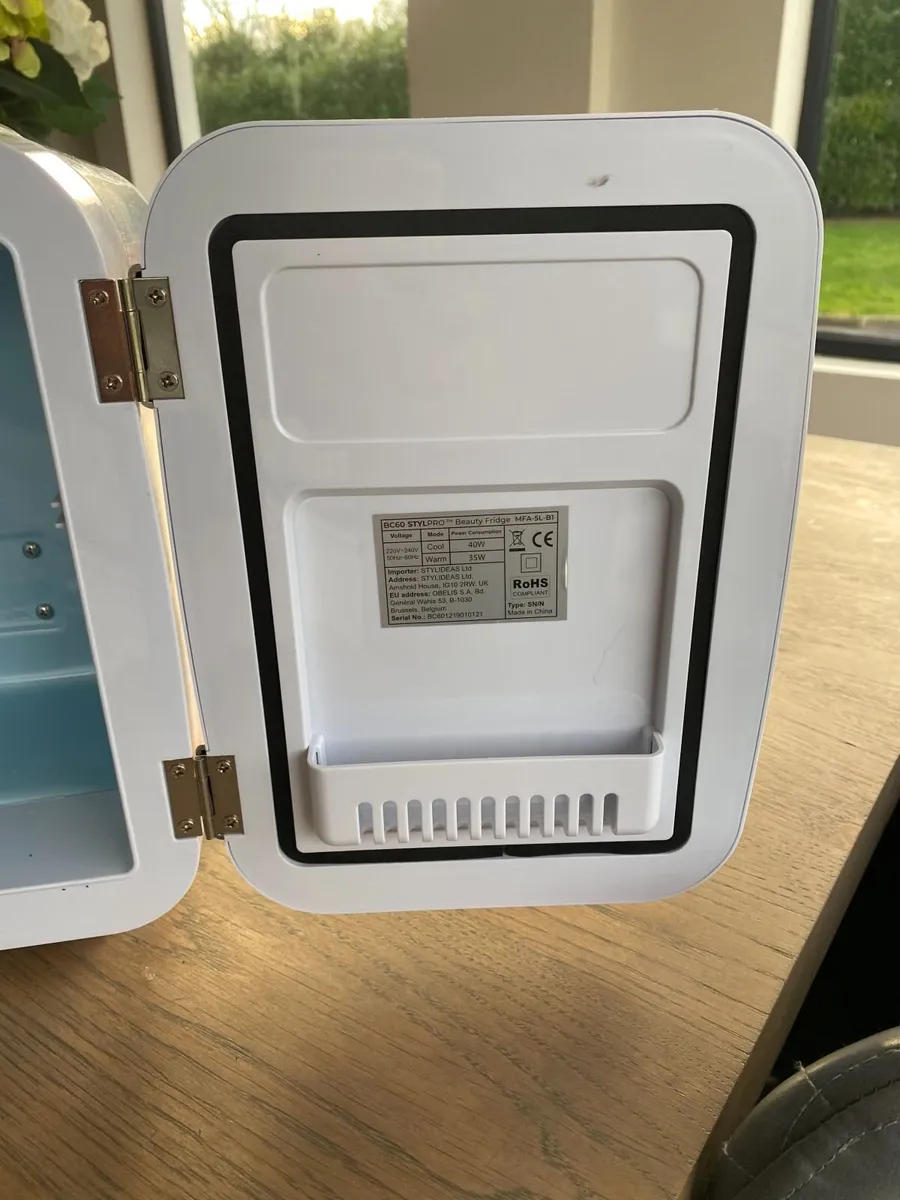 Mini Fridge - Image 4