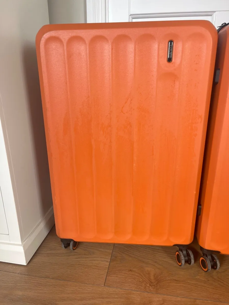 2 Hard shell suitcases - Image 2