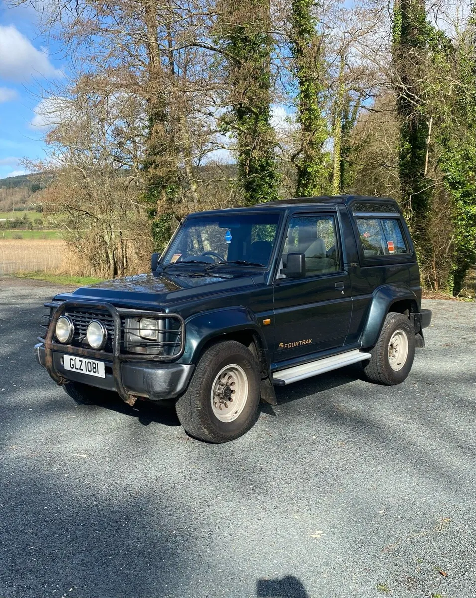 Daihatsu fourtrak passanger - Image 2