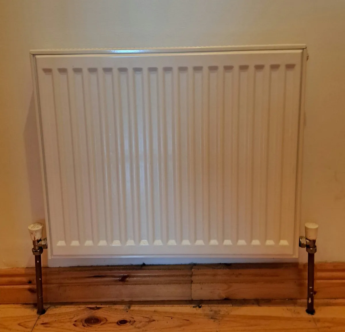 15 Radiators and a towel rail - Image 3
